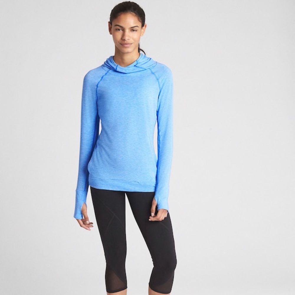 GapFit Breathe Pullover
